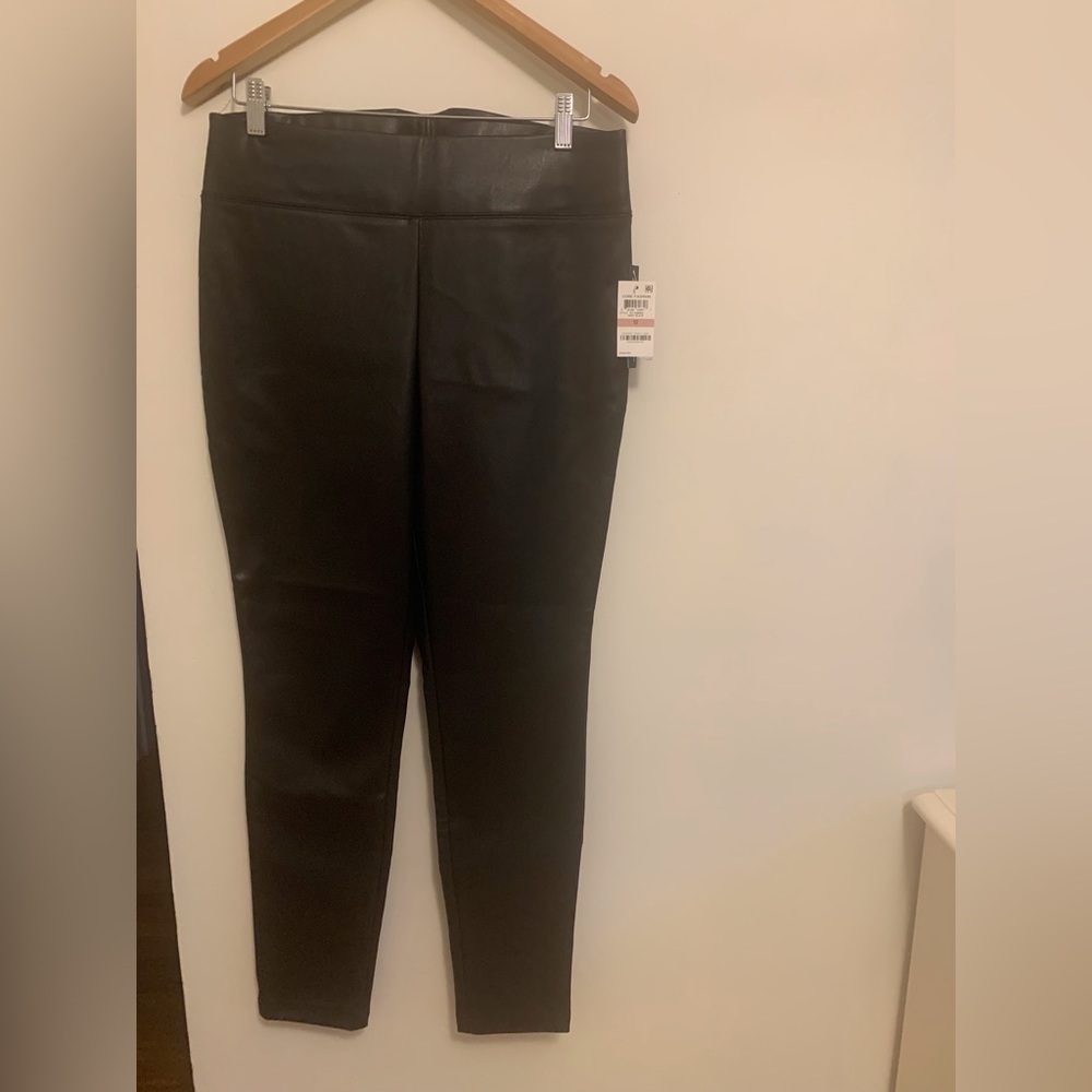 Skinny leg non leather women’s pants size 12 new condition